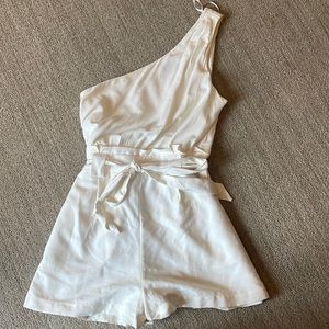 DO+BE white small romper